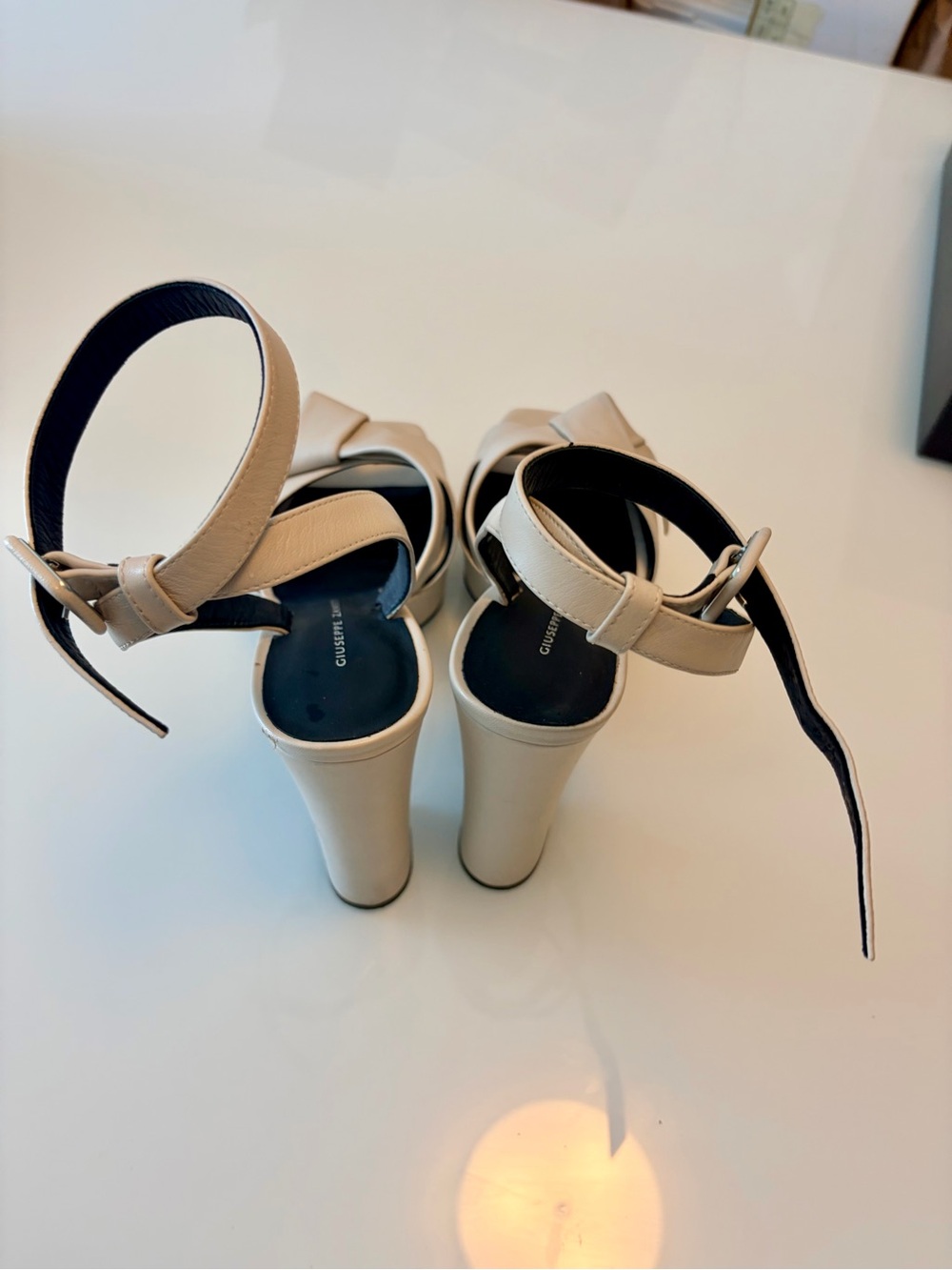 Giuseppe Zanotti Cream Leather Bow-Front Ankle Strap Heels size 38 - Picture 3 of 9